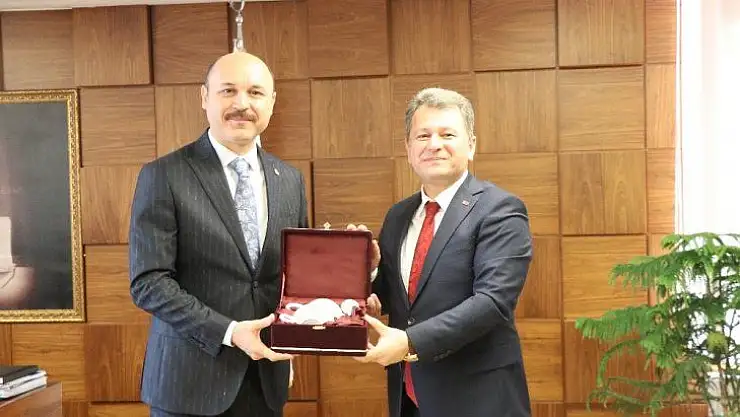 ÖSYM Başkanı Aygün, Türk Eğitim-Sen Genel Merkezini ziyaret etti