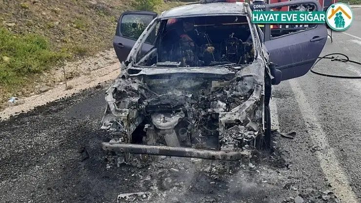 Otomobil alev alev yandı