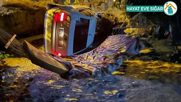 Otomobil bahçeye uçtu: 2 yaralı