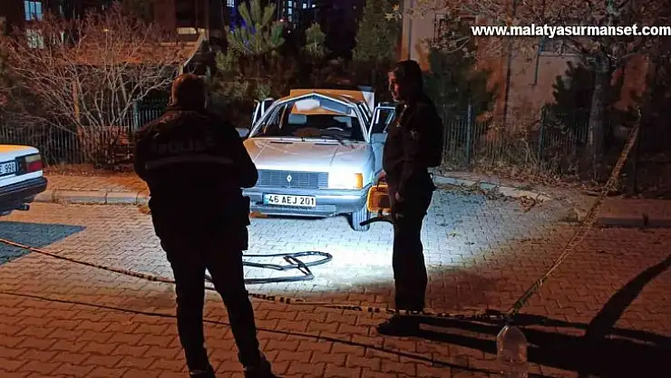 Otomobil bomba gibi patladı: 3 yaralı
