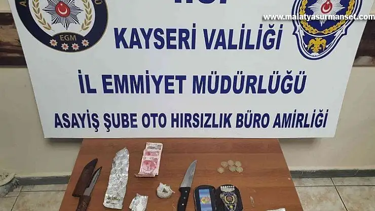 Otomobil hırsızları uyuşturucuyla yakalandı