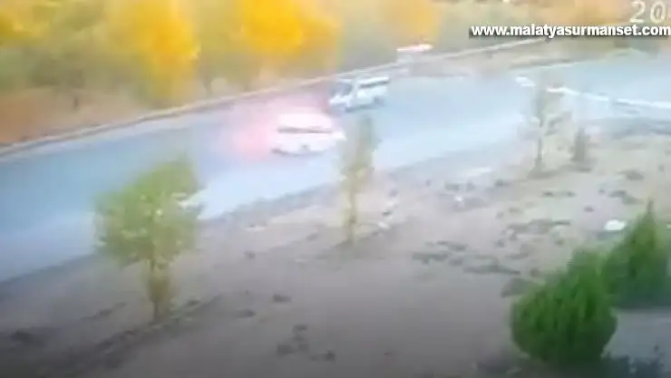 Otomobil ile kafa kafaya çarpışan motosiklet sürücüsü hayatını kaybetti