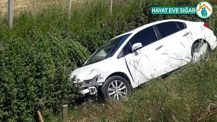 Otomobil ile kamyonet çarpıştı: 2 yaralı