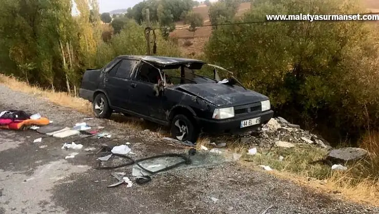 Otomobil ile kamyonet çarpıştı