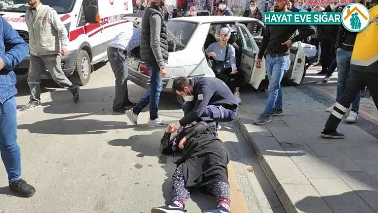 Otomobil ile motosiklet çarpıştı: 3 yaralı