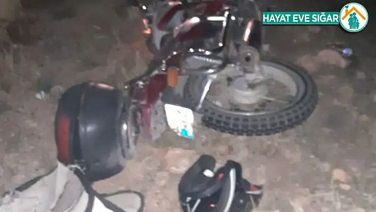 Otomobil ile motosiklet çarpıştı: 2 yaralı