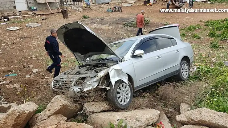 Otomobil ile motosiklet çarpıştı: 1 ölü, 1 yaralı