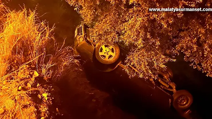 Otomobil şarampole devrildi