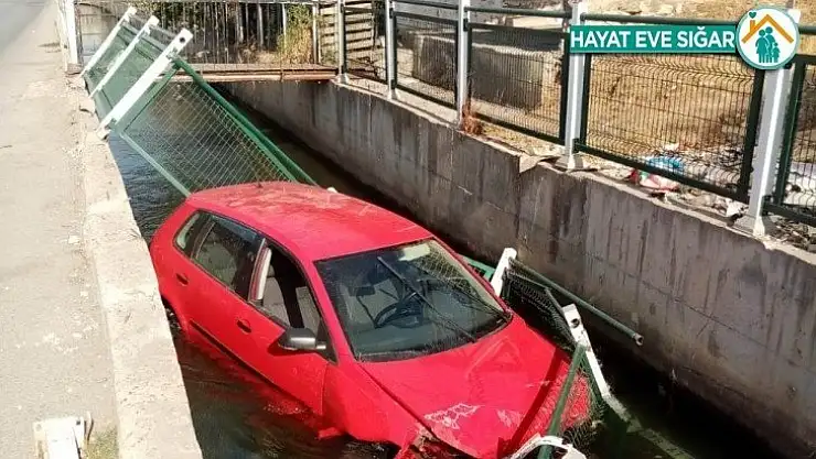 Otomobil sulama kanalına uçtu: 1 yaralı