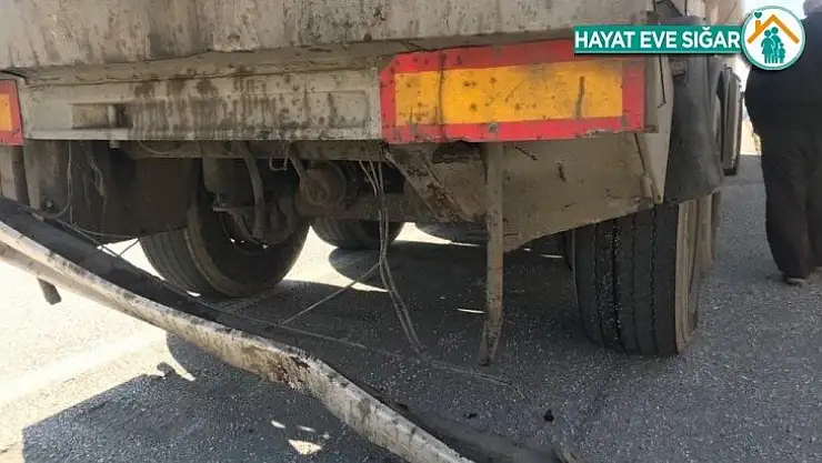 Otomobil tankere arkadan çarptı: 1 ölü, 1 yaralı