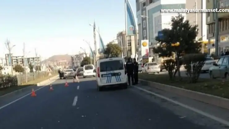 Otomobilin çarptığı 10 yaşındaki çocuk ağır yaralandı