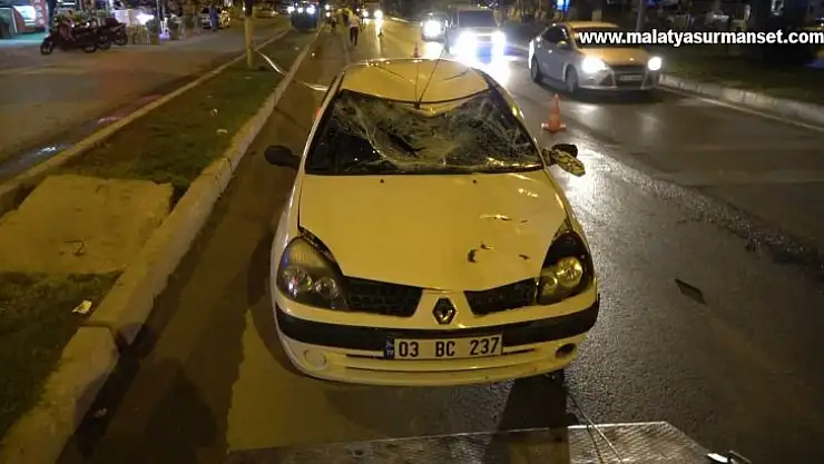 Otomobilin çarptığı bisikletli genç ağır yaralandı
