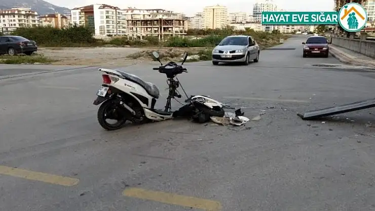 Otomobille motosiklet çarpıştı: 1 yaralı
