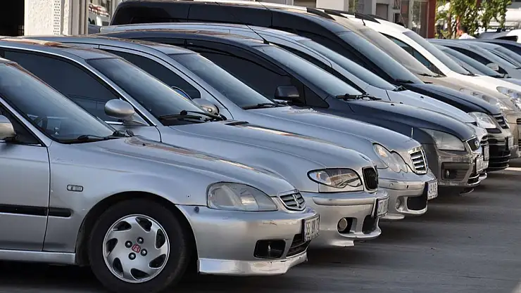 Otomotiv Pazarında 2025 Tablosu Benzinli mi, Elektrikli mi Önde?