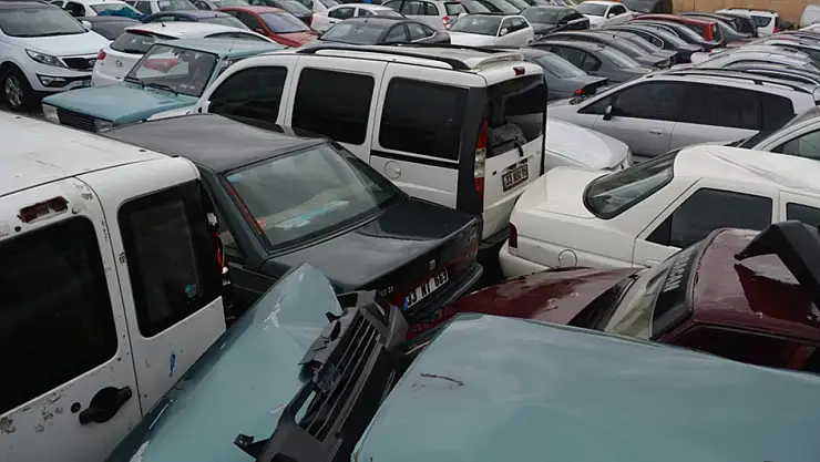 Otoparklarda Çürüyen Araçlar Satışa Çıkıyor! Milyonları İlgilendiren Yeni Karar