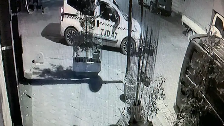 Dövmeli hırsızı Instagram fotoğrafı yakalattı