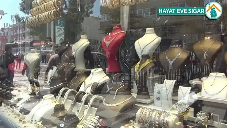 Altın rekora koşuyor, vatandaş yastık altındakini bozduruyor