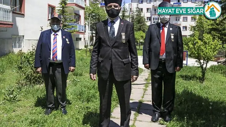 (Özel Haber) Kıbrıs Gazisi Erdoğmuş: 'Virüsle mücadelede Allah devletimize kolaylık versin'