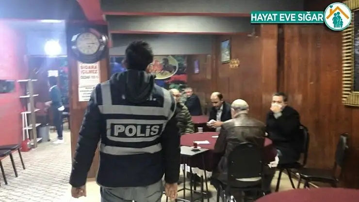 Oyun masasında basıldı masa altında yakalandı