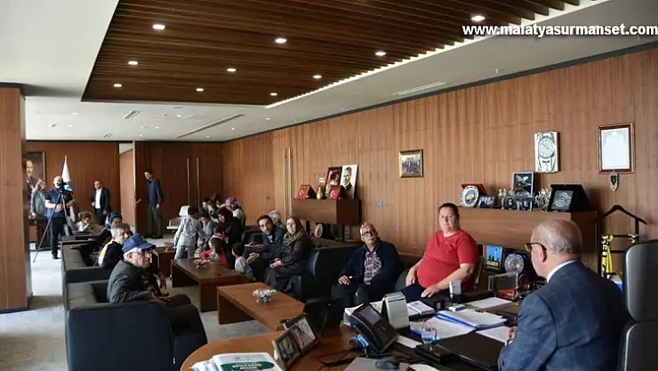 Özür dilemek yerine ayağına çağırıp teşekkür ettirdi