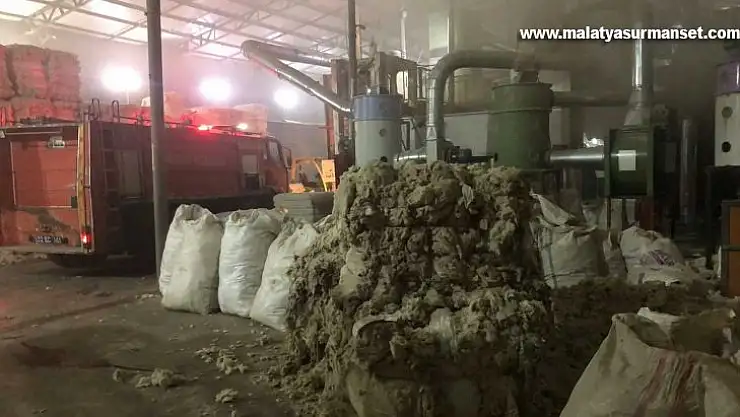 Pamuk fabrikasında yangın