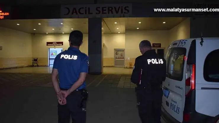 Parkta alkol uyarısı yaptı, bıçaklandı