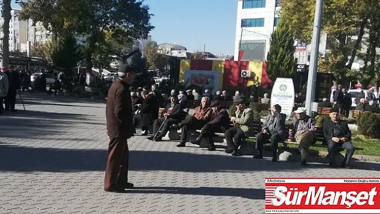 Pastırma yazının son günlerinde parklar doldu