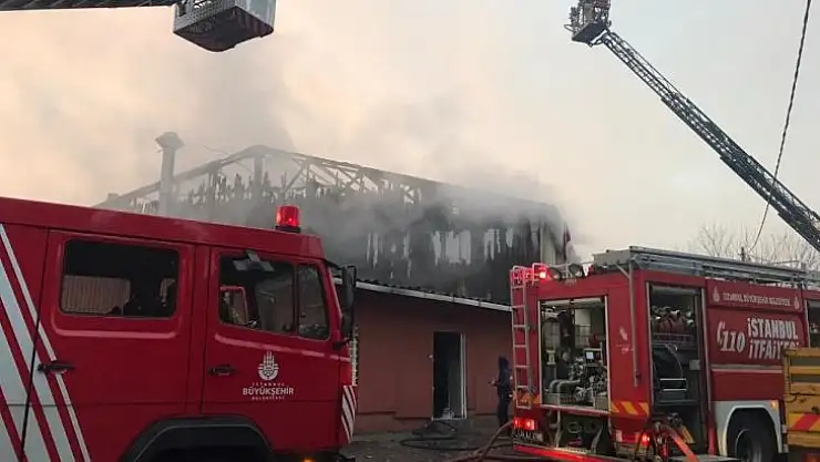 Pendik'te metal kaplama fabrikasında yangın