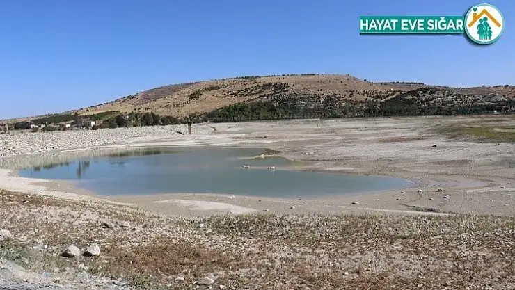 Pınarbaşı göletinde sular çekildi