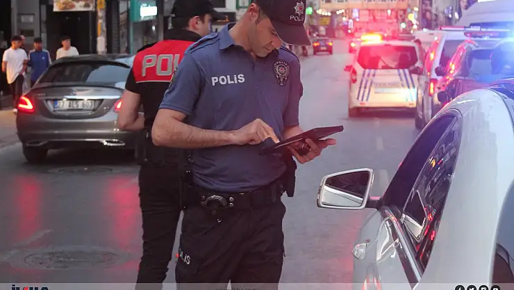 Polis 331 Bin Kişiyi GBT'den Geçirdi  1035 Zanlı Yakalandı