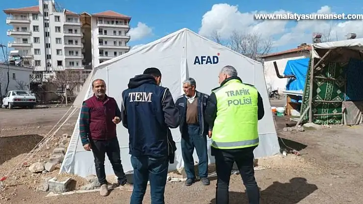 Polis ekipleri çadırları denetliyor