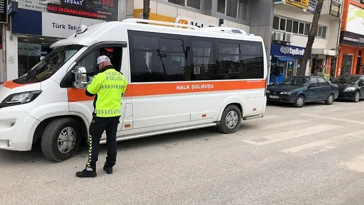 Polis ekiplerinden otobüslere Korona virüs denetimi