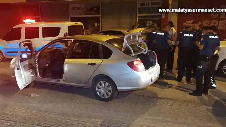 Polis ekiplerinin önünü kestiği araçtan uyuşturucu çıktı