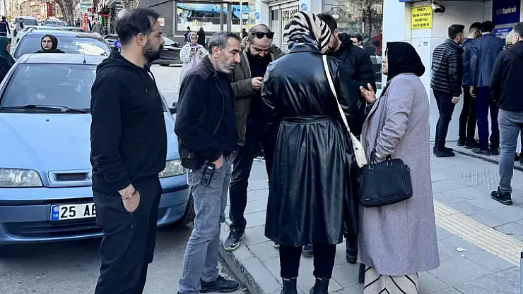 Polis  Genç Kadını Telefonla Dolandırılmaktan Son Anda Kurtardı