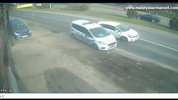 Polis otosu 'dur' ihtarına uymayan aracı kovalarken kaza yaptı: 1 yaralı