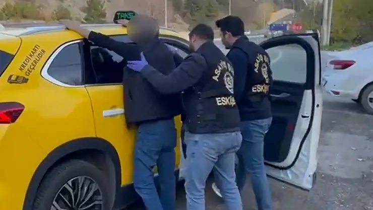 Polis ve Savcıyım Diyerek 558 Bin TL'yi Aldılar: Yol Üstünde Yakalandı!