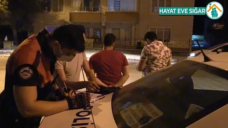 Polise boş kağıdı izin belgesi olarak gösterdiler, cezayı yediler