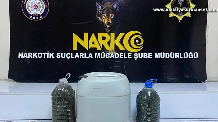 Polisin durdurduğu araçtan 22 kilo sıvı metamfetamin çıktı