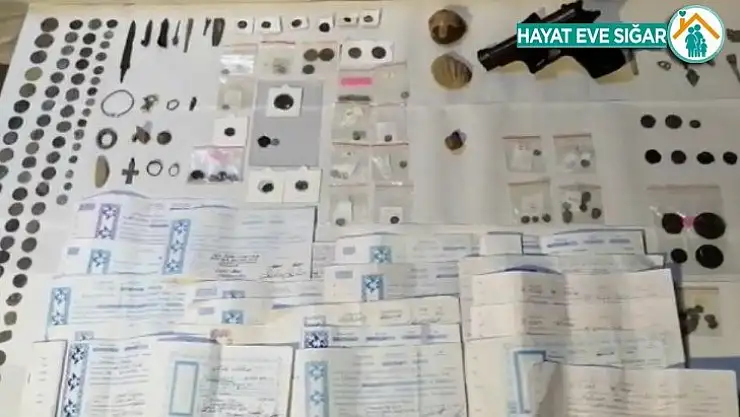 Polisin operasyonunda arama yapılan evlerden cephane çıktı