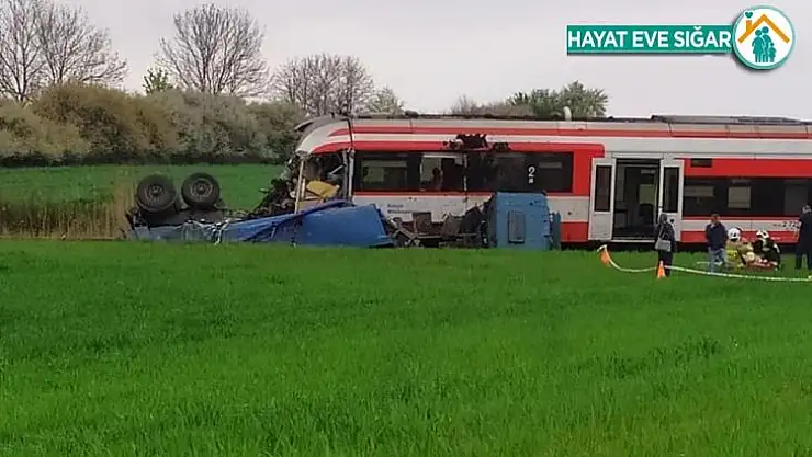 Polonya'da tren kazası: 2'si ağır 14 yaralı