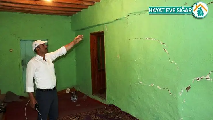 Pütürge'de 5 büyüklüğündeki deprem evlerde hasara yol açtı