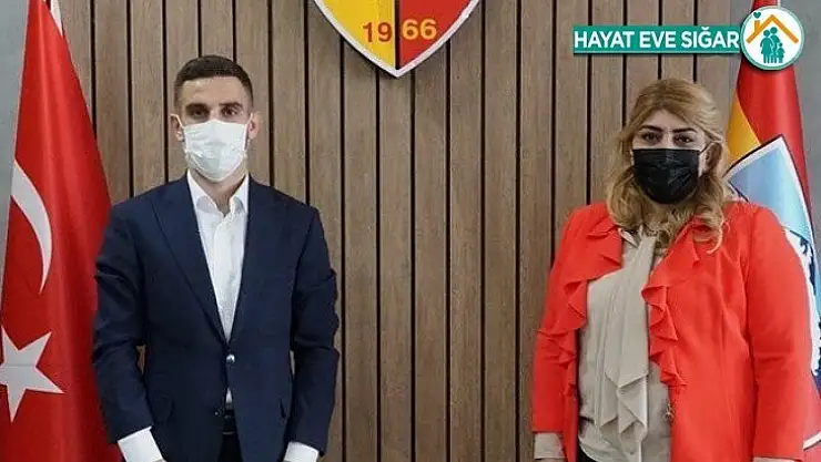 Ramazan Civelek imzayı attı
