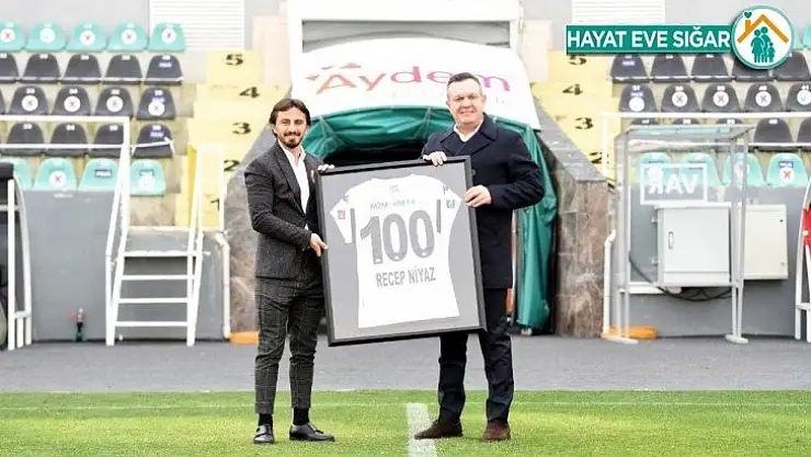 Recep Niyaz'a 100. maç hediyesi