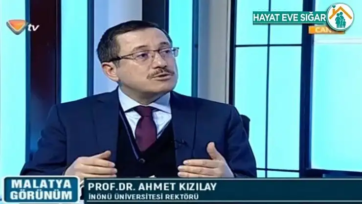 Rektör Kızılay'dan pandemiyle mücadeleye övgü