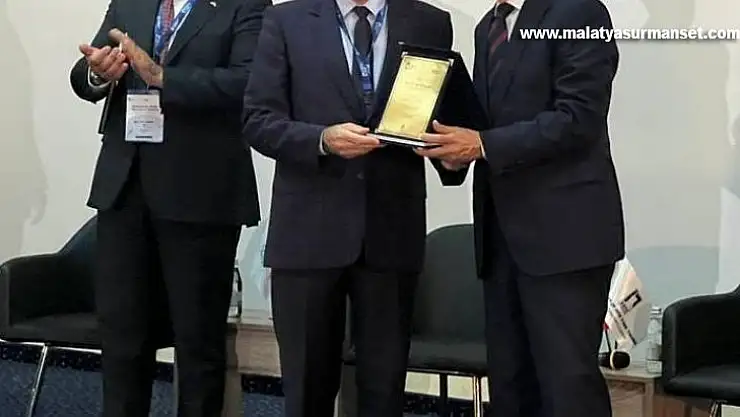 Rektör Prof Dr. Özaydın Arnavutluk'ta Türkoloji sempozyumuna katıldı