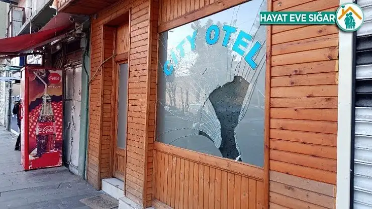 Resepsiyondaki tartışmaya baba da dahil olunca kavga büyüdü: 1 ölü, 3 yaralı