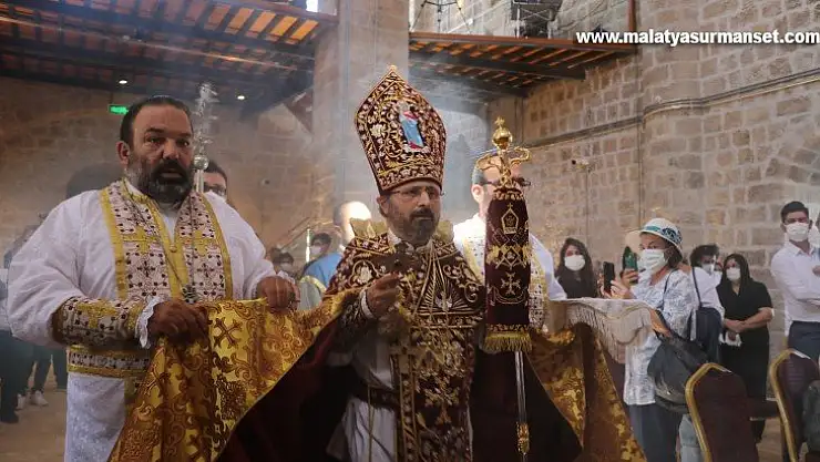 Restore edilen 128 yıllık Taşhoron Kilisesi açıldı