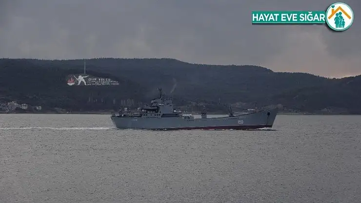 Rus savaş gemisi 'Saratov' Çanakkale Boğazı'ndan geçti