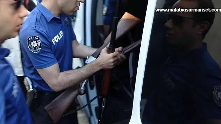 Şafak operasyonunda 2 şahıs gözaltına alındı