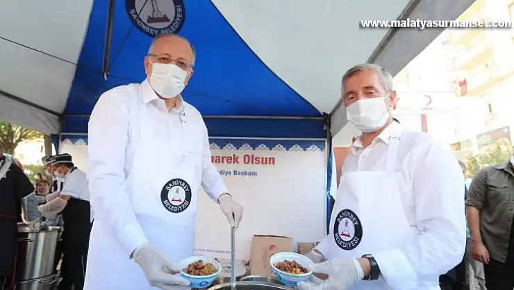 Şahinbey'de aşure geleneği sürüyor